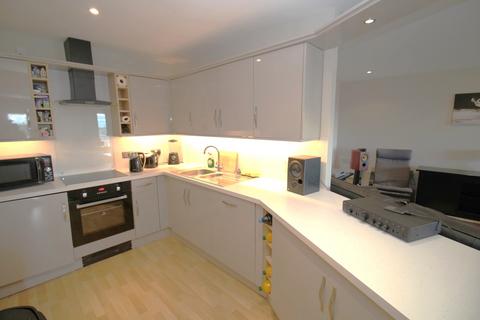 2 bedroom flat for sale, The Quays, Salford Quays, Salford, M50