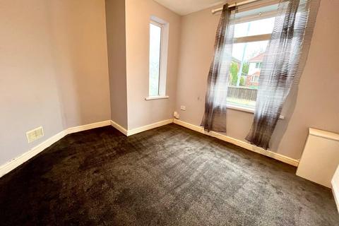 3 bedroom semi-detached house to rent, Birch Road, Worsley,