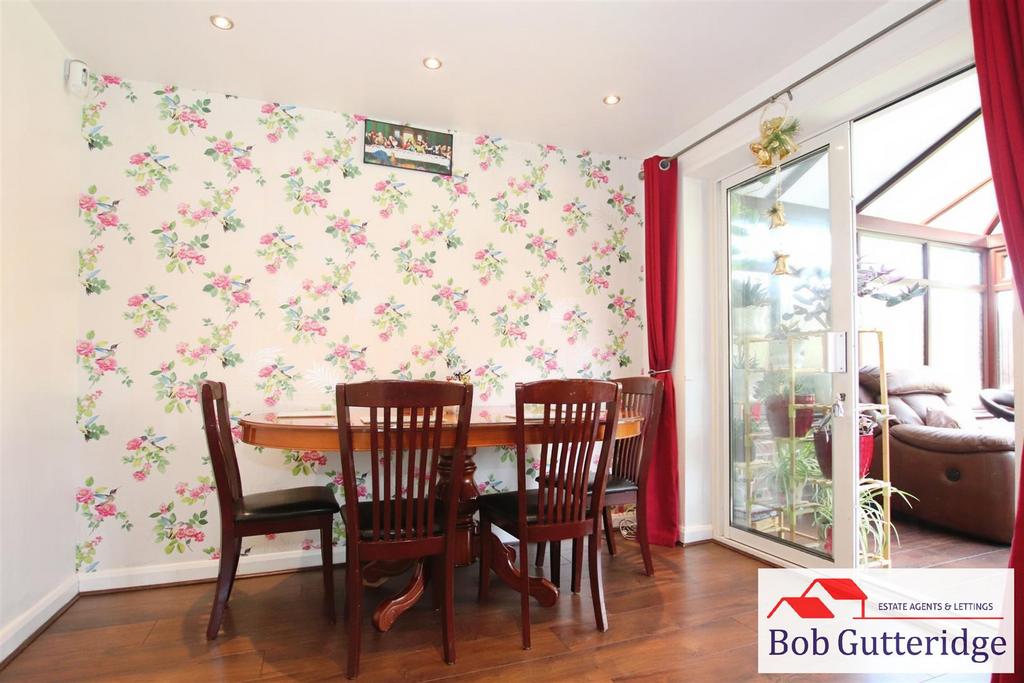 Full width fitted kitchen / dining room