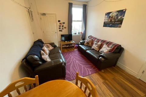 undefined, Amble Grove, Sandyford