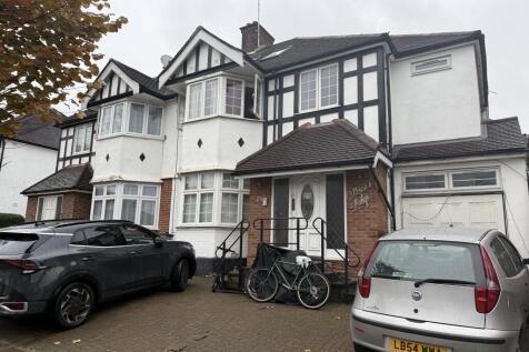 85138 flat beechcroft avenue london greater londo