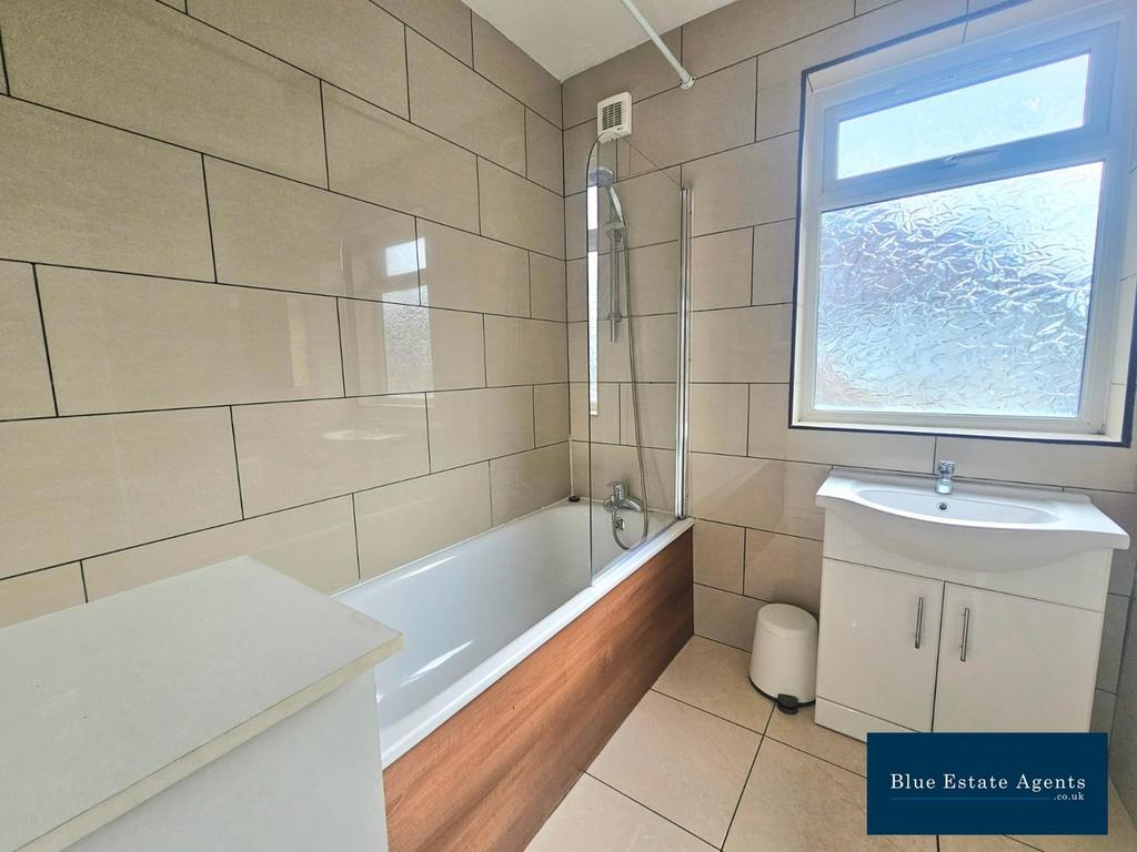 Family Bathroom Suite