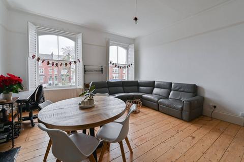 2 bedroom flat for sale, Nightingale Lane, Nightingale Triangle, London, SW12