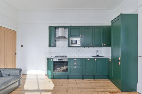 2 bedroom flat for sale, Nightingale Lane, Nightingale Triangle, London, SW12