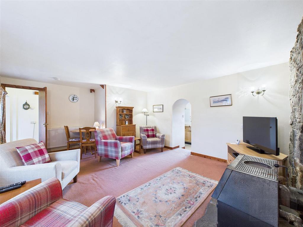 Sitting Room &amp; Dining Area