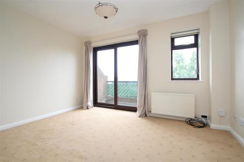2 bedroom end of terrace house to rent, Mylne Close, High Wycombe HP13