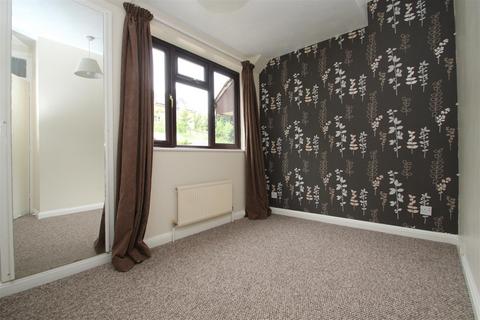 2 bedroom end of terrace house to rent, Mylne Close, High Wycombe HP13