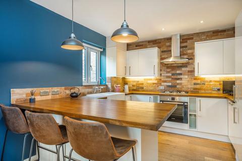 2 bedroom flat for sale, Dewar Street, London SE15