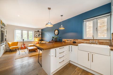 2 bedroom flat for sale, Dewar Street, London SE15