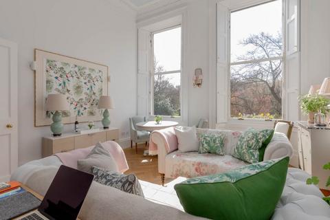2 bedroom flat to rent, Drummond Place, New Town, Edinburgh