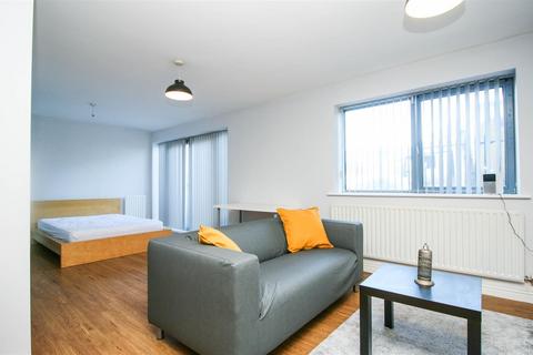 Studio to rent, King Edwards Wharf, City Centre