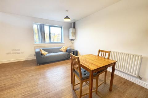 Studio to rent, King Edwards Wharf, City Centre