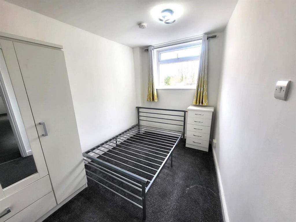Bedroom Pic 1