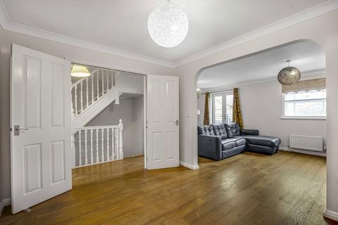undefined, White Lodge Close, Old Isleworth TW7
