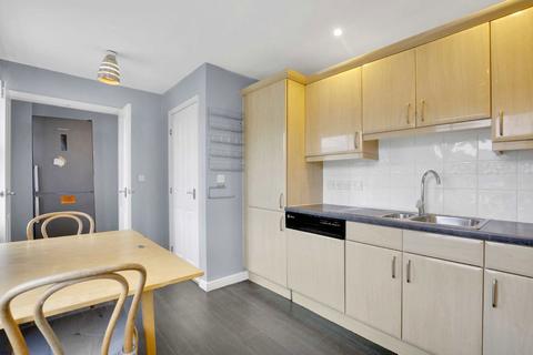 undefined, White Lodge Close, Old Isleworth TW7