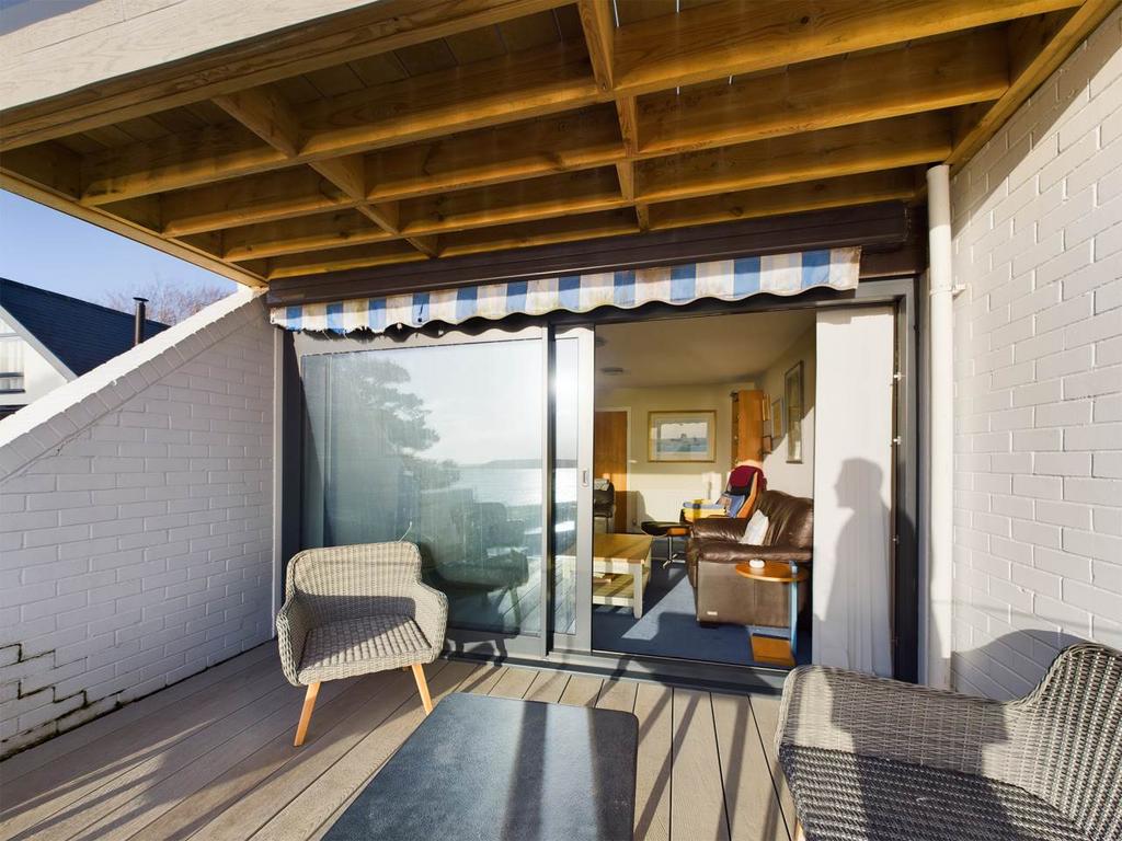 1 smug lounge balcon