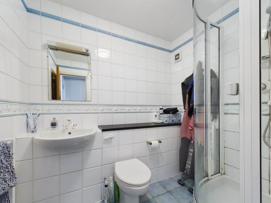 1 smug shower room