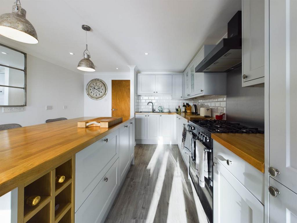 1 smug kitchen 1