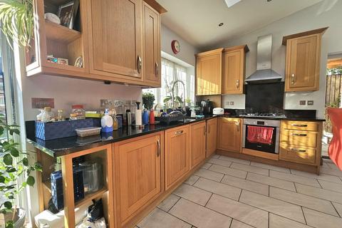 undefined, The Drive, Isleworth, TW7