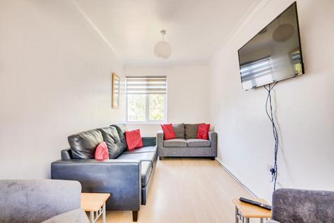 4 bedroom house to rent, Warwick Road, Canterbury