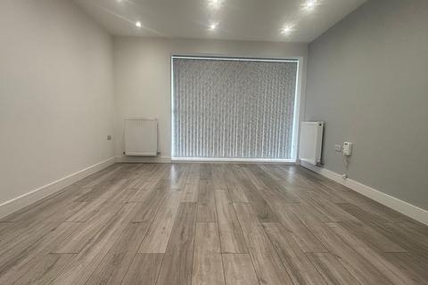 1 bedroom flat to rent, Stoke Poges Lane,  Slough, SL1