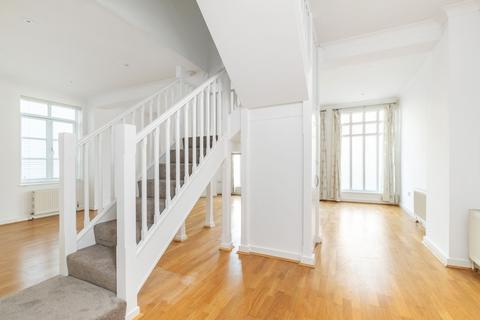 2 bedroom duplex to rent, Upper High Street, Winchester, SO23