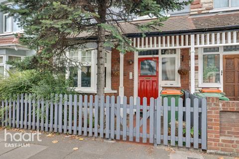 3 bedroom terraced house for sale, Fourth Avenue, London