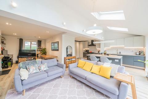 undefined, Turner Avenue, Twickenham TW2