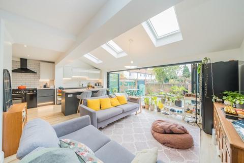 undefined, Turner Avenue, Twickenham TW2