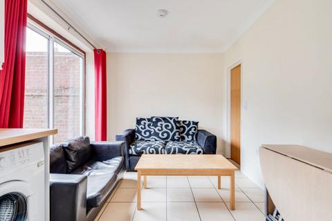 undefined, Kent Avenue, Canterbury