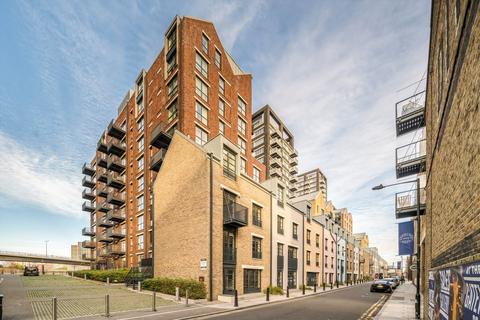 3 bedroom terraced house to rent, Orchard Place, London E14