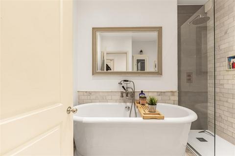 1 bedroom flat to rent, Vicarage Crescent, SW11