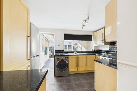 2 bedroom terraced house to rent, Leigh Road, Manchester M28