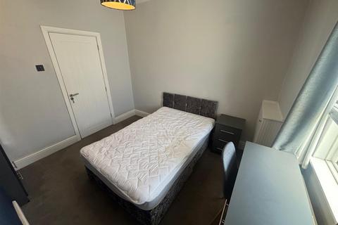 undefined, ONE ROOM IN STUDENT HOUSE Swan Road, Gloucester