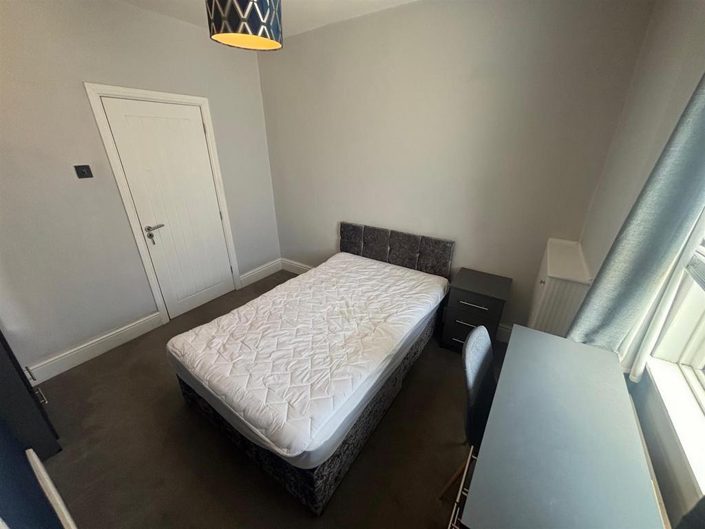 GF Bedroom 1.jpg