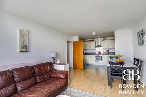 2 bedroom apartment to rent, Memorial Heights, Monarch Way, Newbury Park