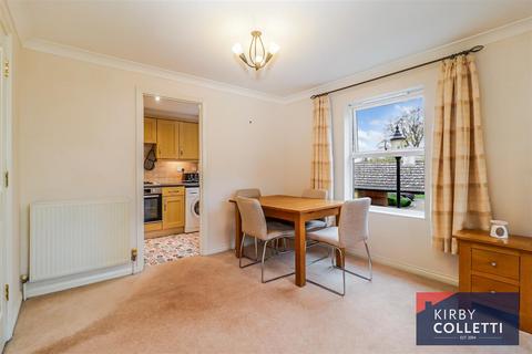 undefined, Cobham Close, Enfield