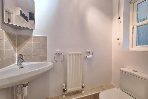 undefined, Skylark Way