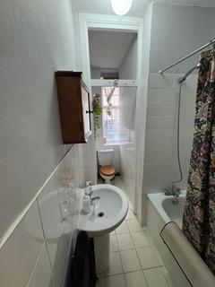 Studio to rent, Abbey Road, London NW8