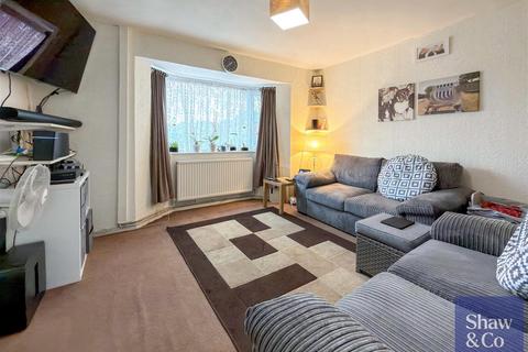 undefined, Sparrow Farm Drive, Feltham TW14