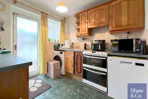 undefined, Sparrow Farm Drive, Feltham TW14