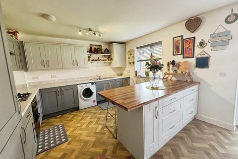 19 Arlington Road, Hatfield, Doncaster, DN7 6EF
