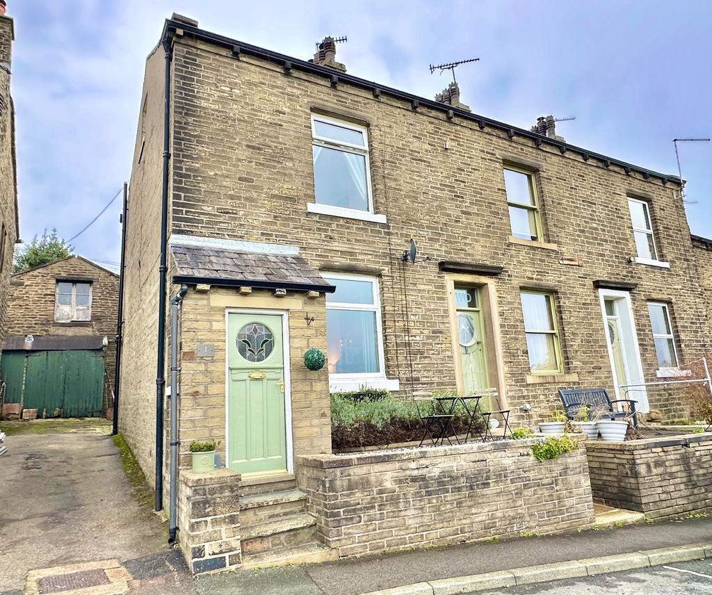 Springfield, Midgley, HX2 6UB 3 bed end of terrace house - £285,000