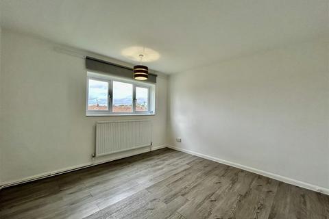 undefined, Long Riding, Basildon