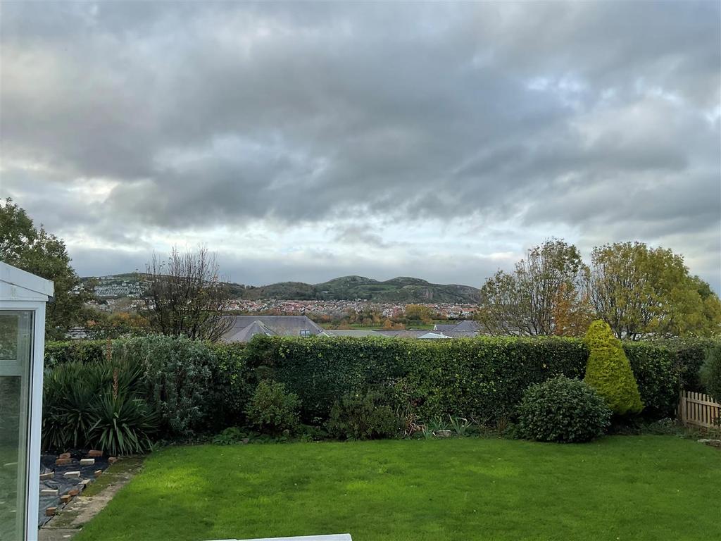 11 Rochester Way - Photo of the orme.jpg