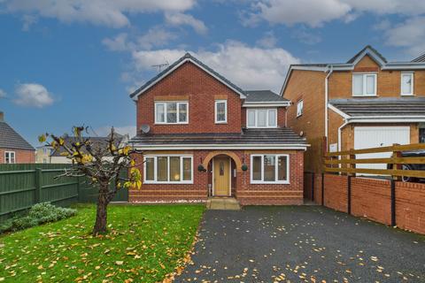 4 bedroom detached house for sale, Royal Worcester Crescent, Bromsgrove, B60