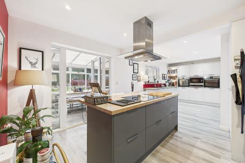 4 bedroom detached house for sale, Royal Worcester Crescent, Bromsgrove, B60