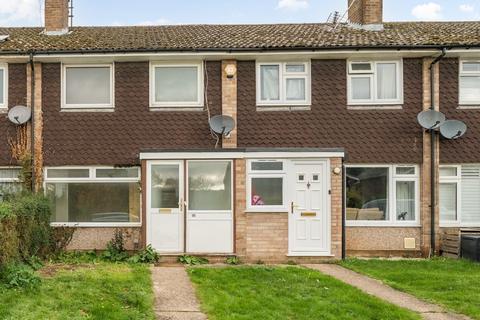 3 bedroom terraced house to rent, Churchill Crescent, Reading RG4