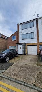 1 bedroom end of terrace house to rent, Chestnut Close, Gravesend DA11