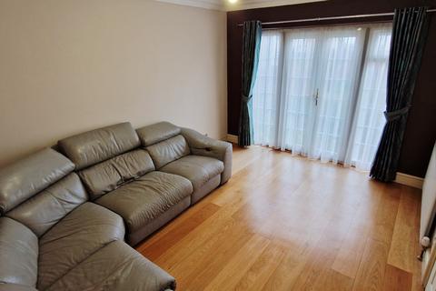 1 bedroom end of terrace house to rent, Chestnut Close, Gravesend DA11